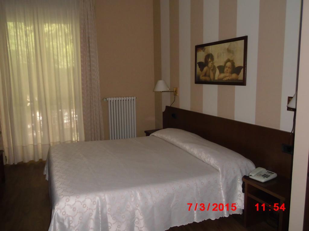 Albergo Ponte Vecchio Черноббио Номер фото