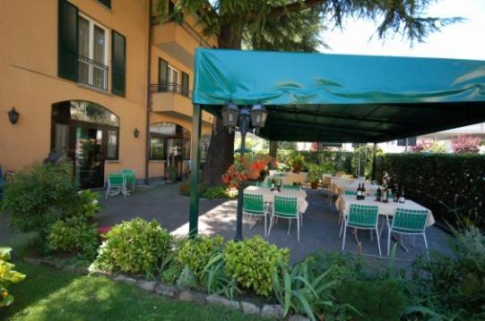 Albergo Ponte Vecchio Черноббио Номер фото